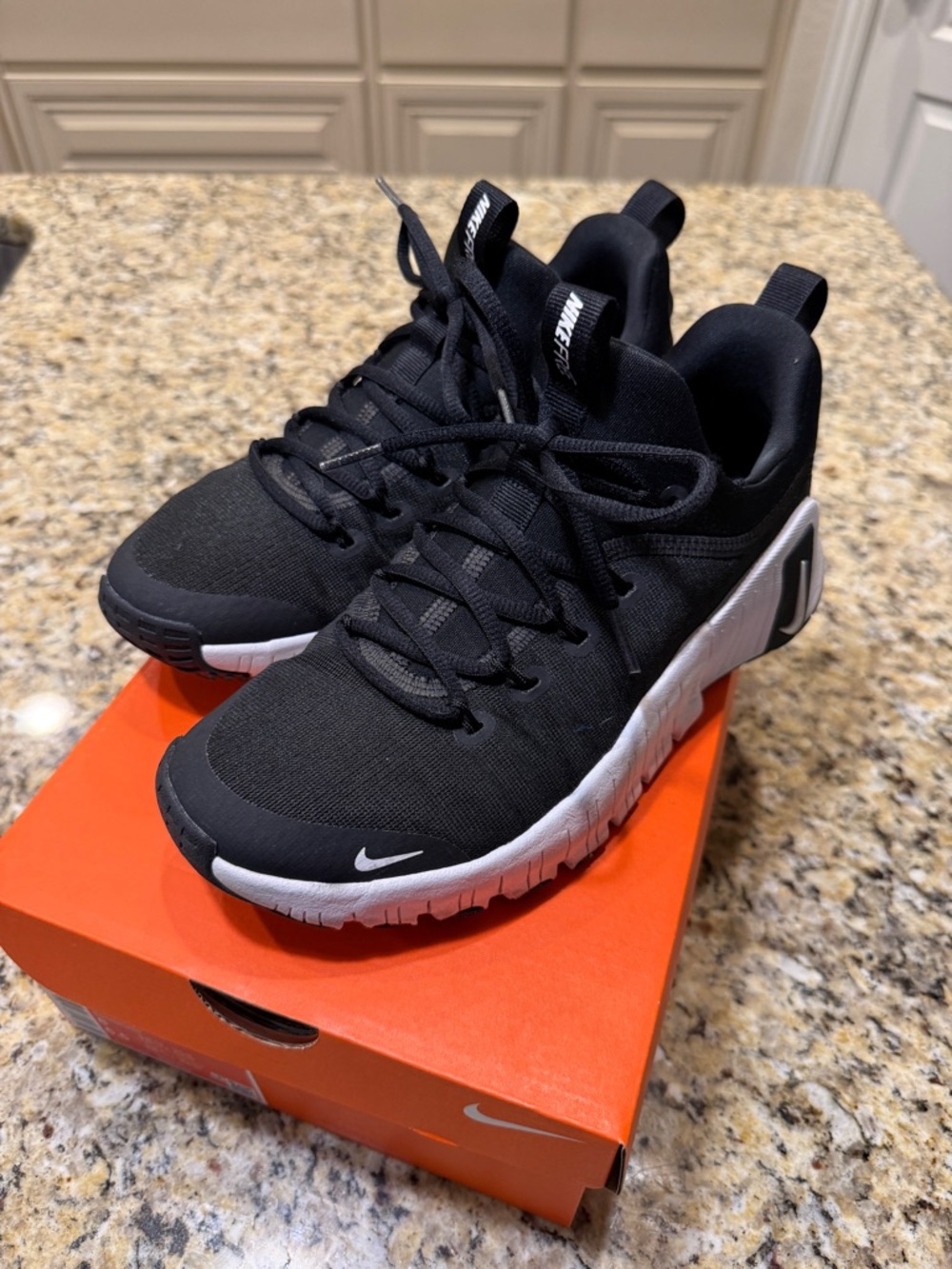 Nike Women’s Free Metcon 6 Training Shoe Size 8